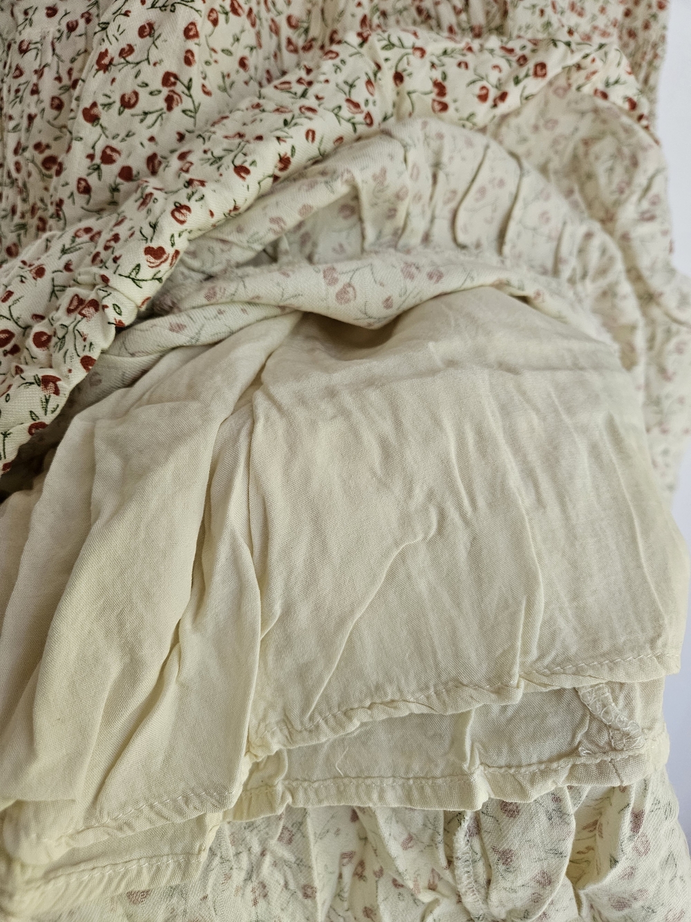 Ivy City Smocked Ditsy Floral Midi Dress in Cream - Picture 5 of 9